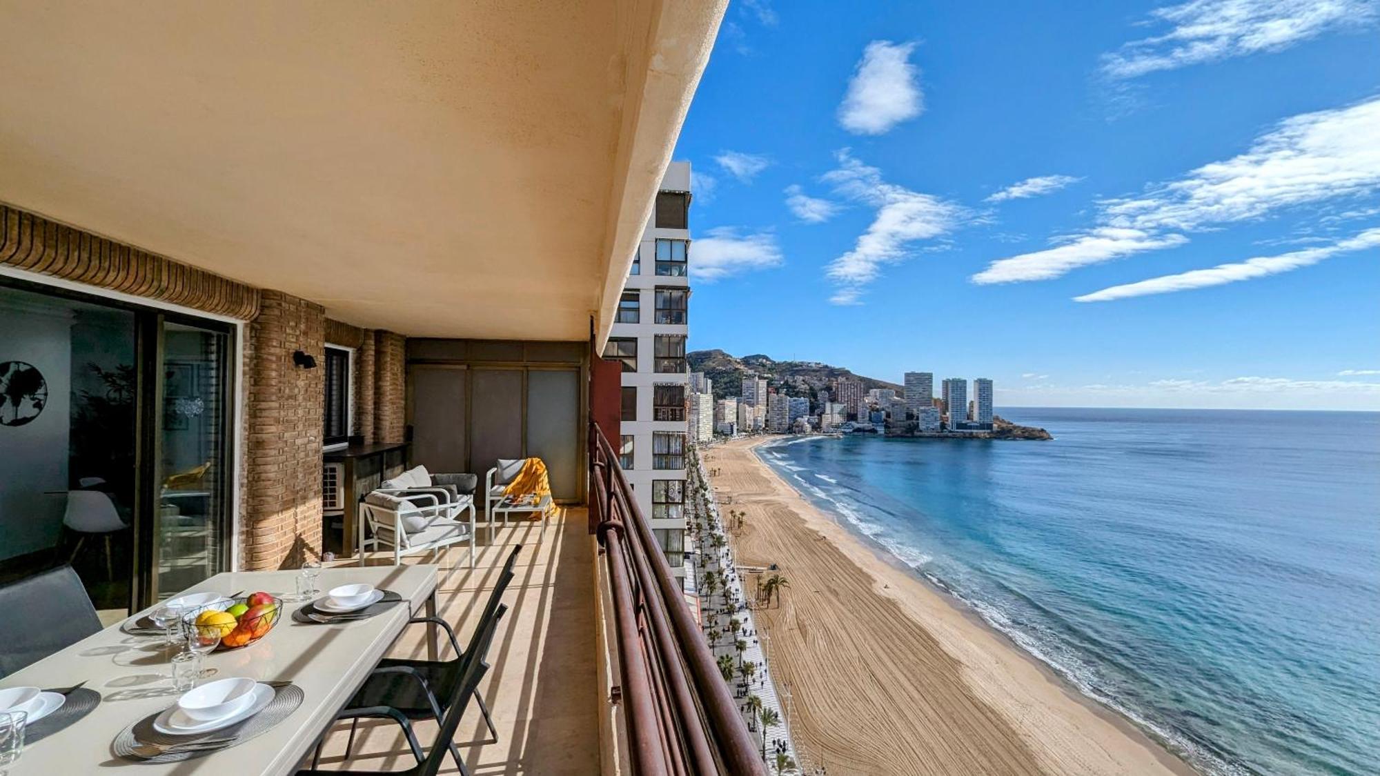 Las Arenas Sea Front Apartments بينايدورم المظهر الخارجي الصورة